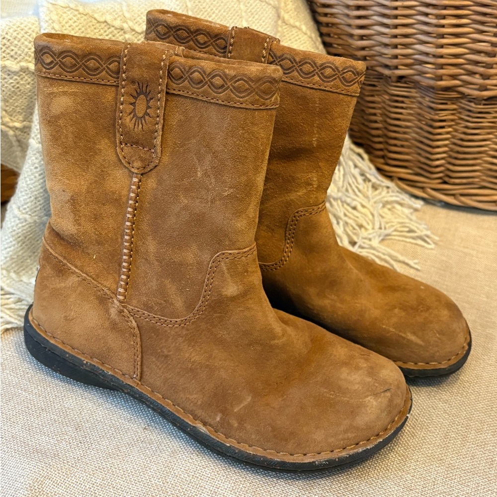 Genuine suede Uggs